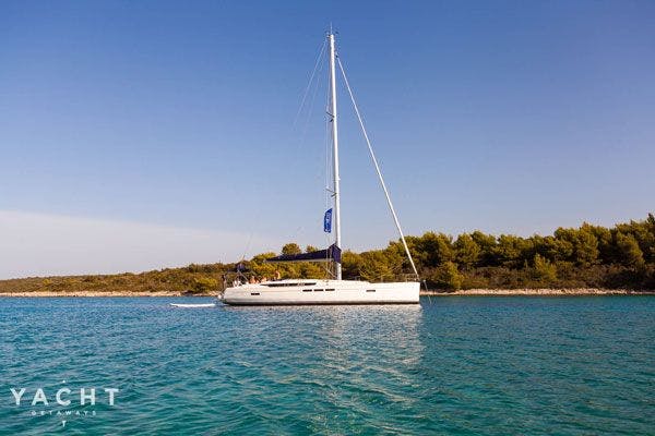 Greek yacht charter - Visiting historic sights