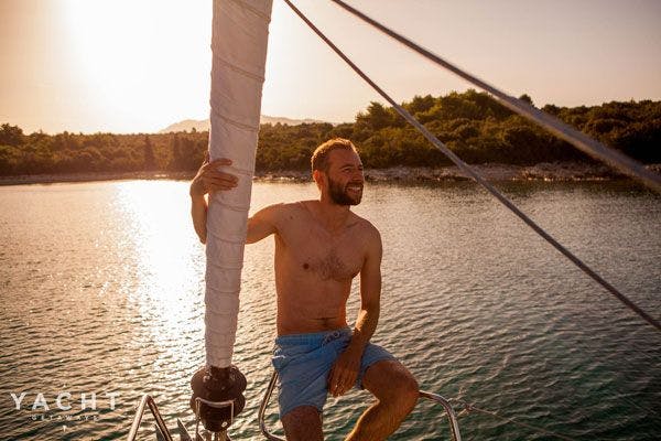 Chartering a Greek yacht - Island cruising