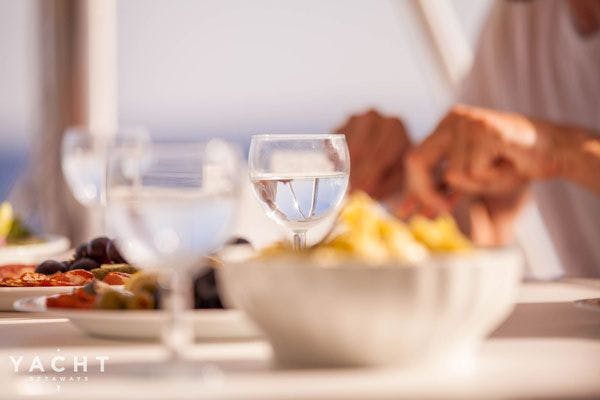 Sailing getaways to Greece that foodies will enjoy - Meals to make your mouth water