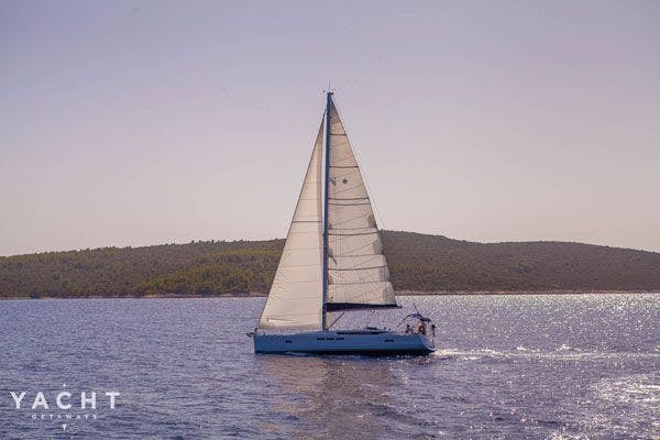 Sailing Greek islands - Ios adventures