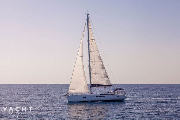 See Greece a new way - Sailing to special sights