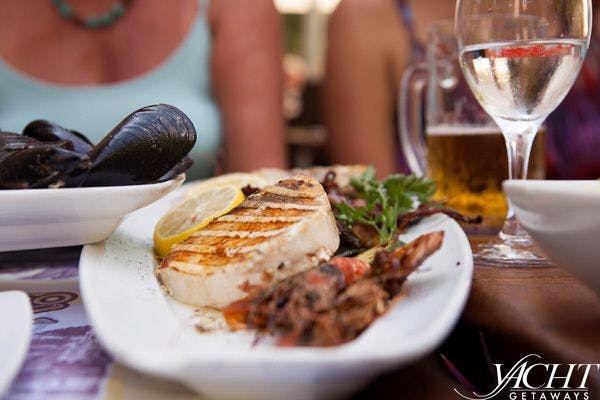 Sailing holidays in Greece - experience local cuisine