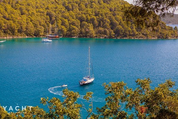 Chartering a luxury Yacht - See Croatia in style