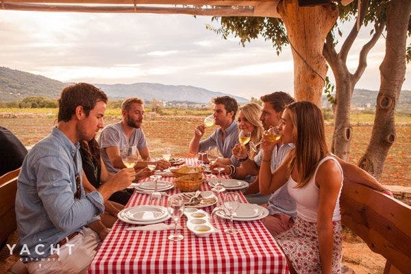 Indulge in some top Croatian cuisine - Tuck in to an evening of cluinary delights