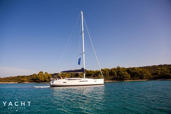 Greek island sailing trips - Blue waters and rocky coasts