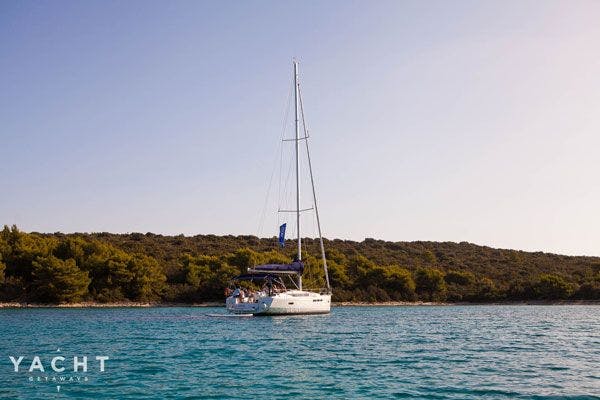 Visit Croatia by boat - Sailing trips along coastal resorts